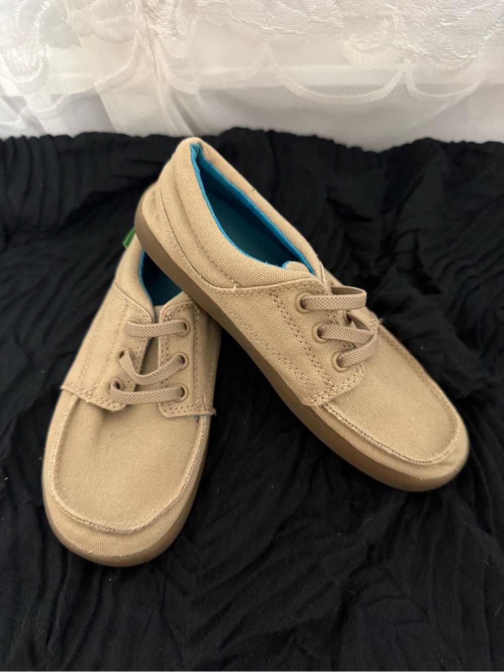 Sanuk Kids Canvas Lace-Up Shoes in Beige - Comfortable Everyday Slip-Ons